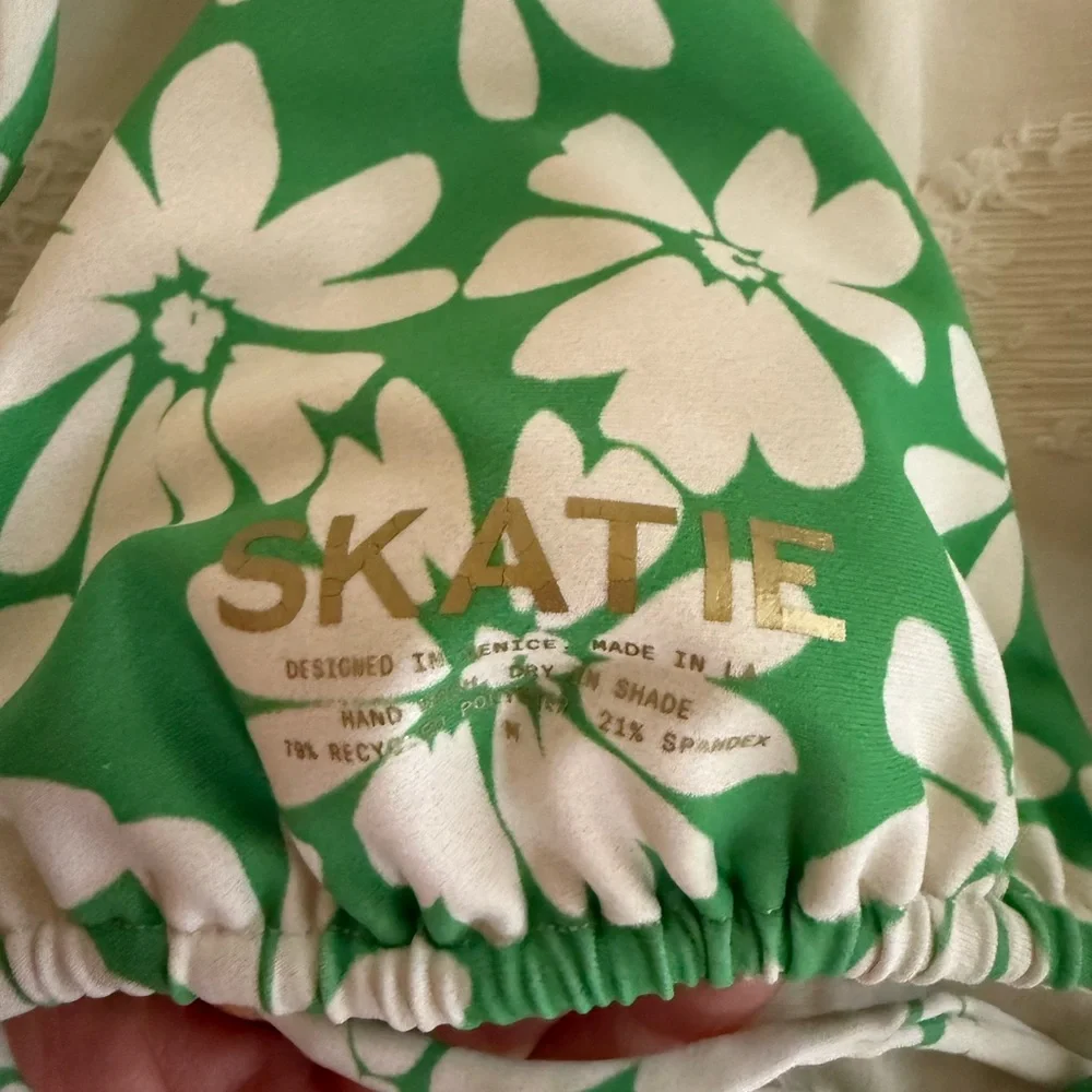 Skatie Green and White Floral String Bikini - Picture 3 of 11